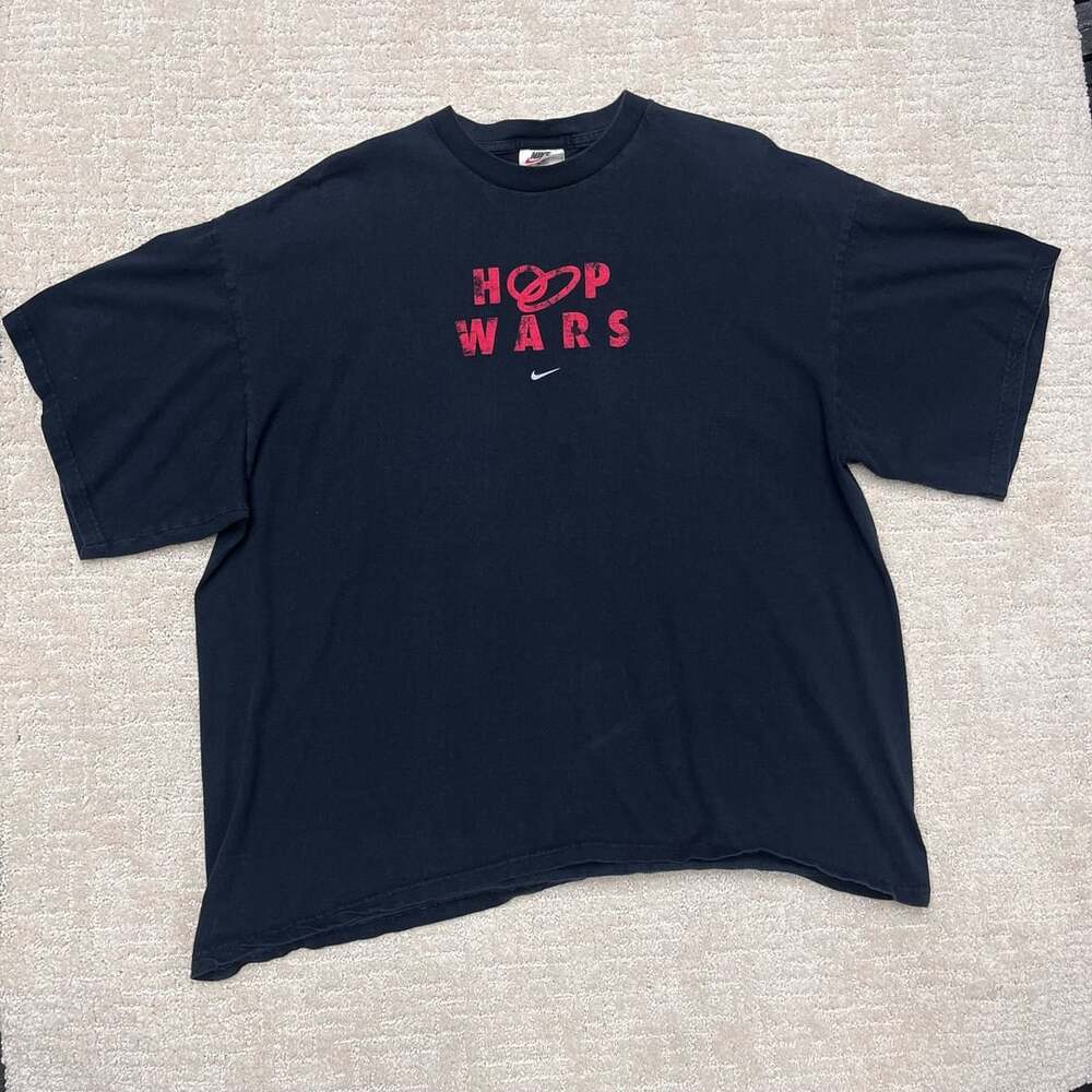 Vintage Y2K Nike Battle Grounds Hoop Wars Basketball Graphic T-Shirt